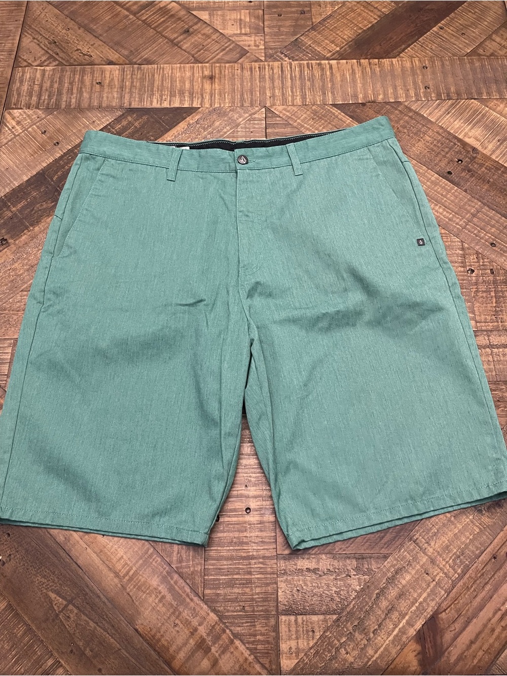 Volcom Corpo Class Men's Hybrid Chino Walkshorts Green Size 38